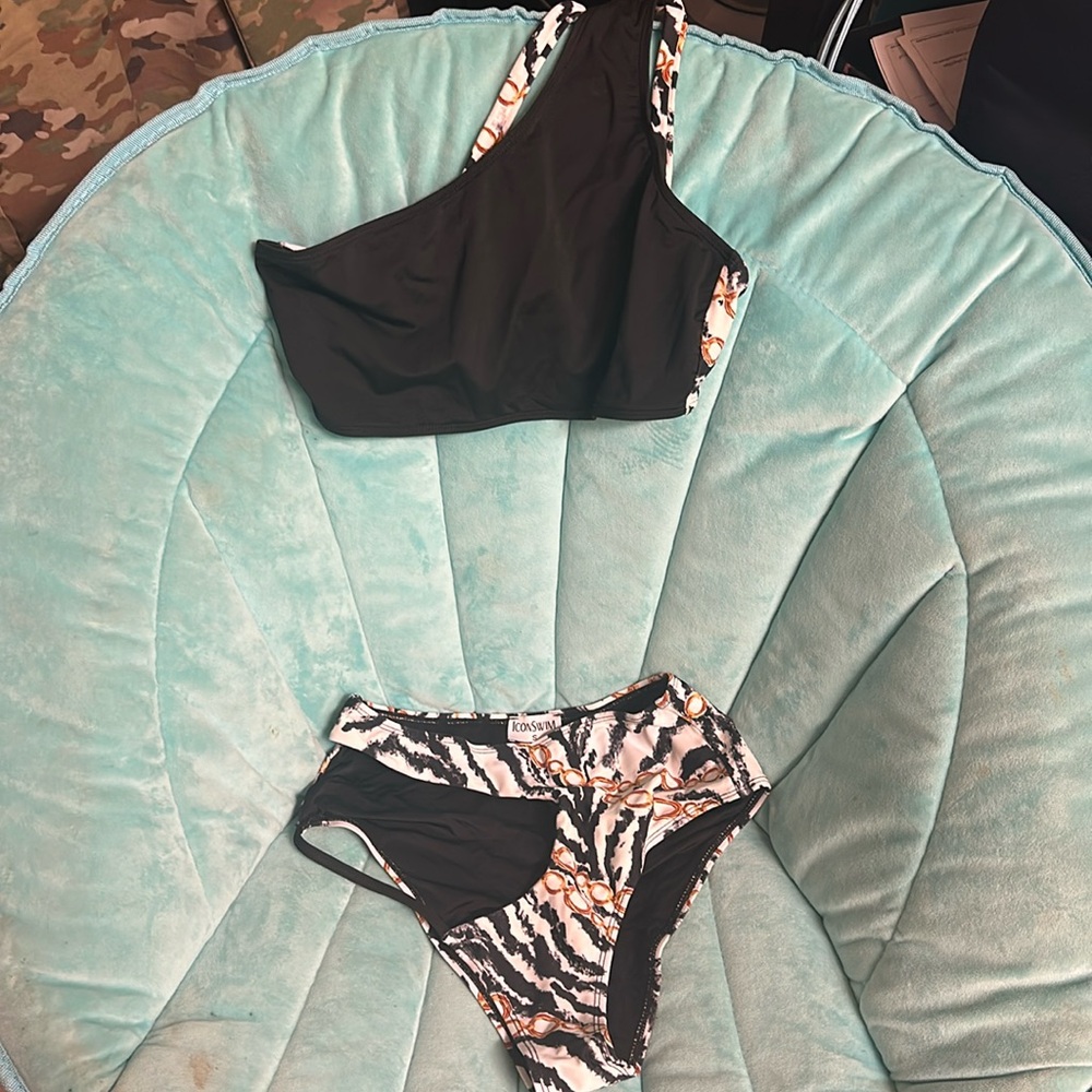 Zebra chain print bikini set